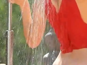 Hot garden splash and unique body