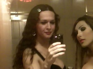 Nikki Ladyboys with trannies at the t-girl Bathroom