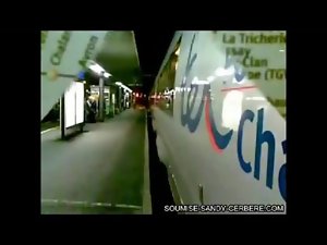 video sexe libertine coquine suce dans le train