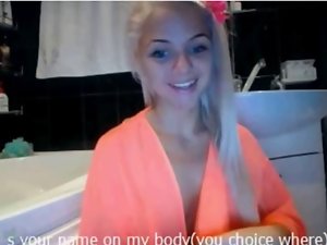 Light-haired Lady Bathing On Cam