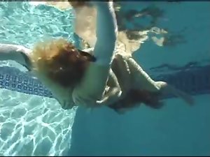 Under Water Lesbo Muff Caressing Oral
