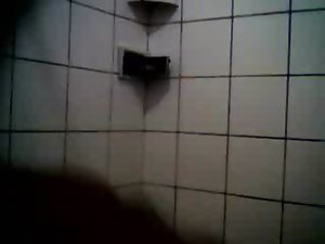 Eusinha de Tanguinha vermelhinha rebolando e se exibindo no banheiro!