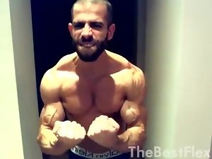Cocky ripped muscle god - YouTube