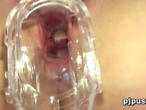 Blond bombshell banging her gaped twat in close-up with vibrating sex toy