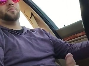 Str8 chap driving and jerking off prick