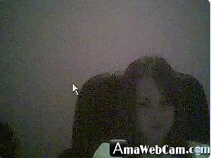 Nice looking webcam girlie exposes her stuff