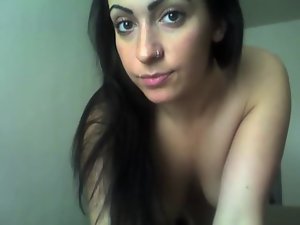 webcam lady fingering her pinky vagina
