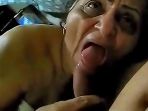 70yr Aged Dick sucking She dont like cum in mouth