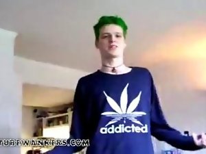 GREEN HAIRED TWINK