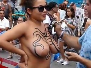LATINA WITH Mega boobs NOT AFRAID TO BE Nude IN PUBLIC